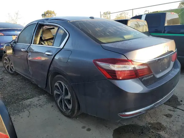 1HGCR2F7XHA289561 2017 HONDA ACCORD - Image 2