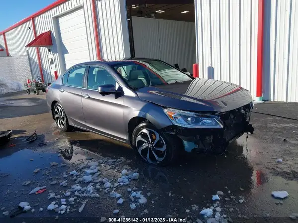 1HGCR2F80HA063585 2017 HONDA ACCORD - Image 1