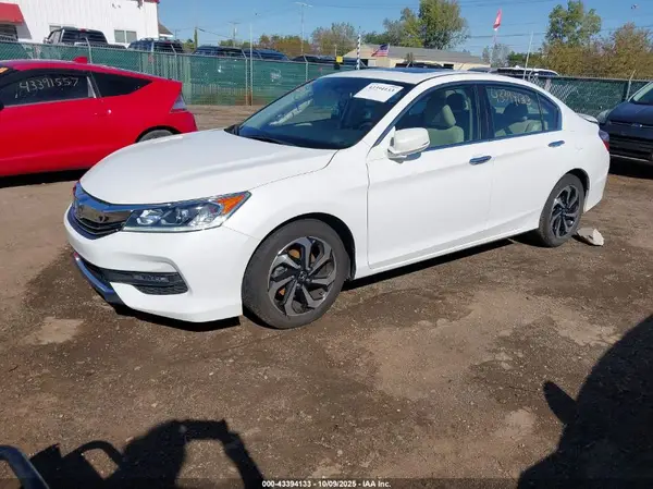 1HGCR2F80HA209371 2017 HONDA ACCORD - Image 2