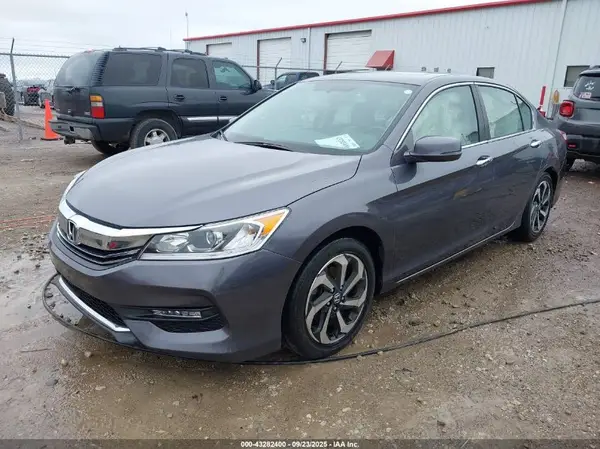 1HGCR2F80HA251684 2017 HONDA ACCORD - Image 2