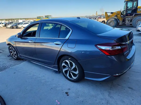 1HGCR2F81GA117930 2016 HONDA ACCORD - Image 2