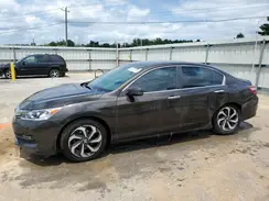 1HGCR2F81GA121024 2016 HONDA ACCORD