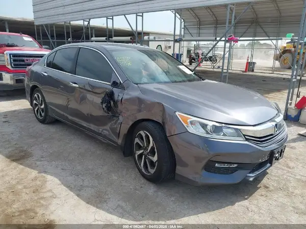 1HGCR2F81HA060226 2017 HONDA ACCORD - Image 1