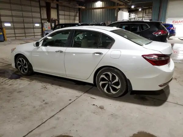 1HGCR2F81HA067161 2017 HONDA ACCORD - Image 2