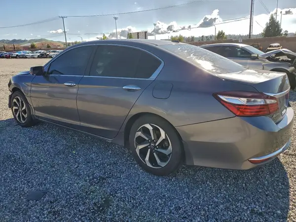 1HGCR2F81HA090228 2017 HONDA ACCORD - Image 2
