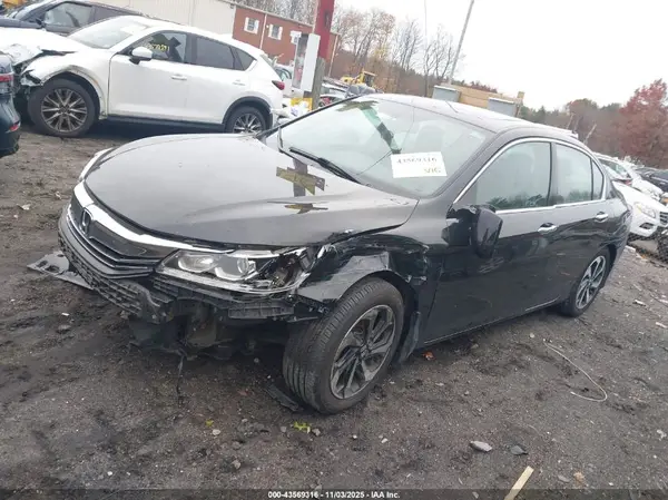1HGCR2F81HA094392 2017 HONDA ACCORD - Image 2