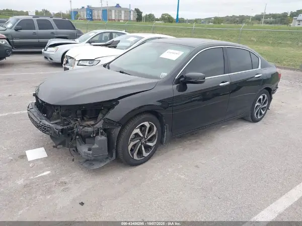 1HGCR2F81HA099866 2017 HONDA ACCORD - Image 2