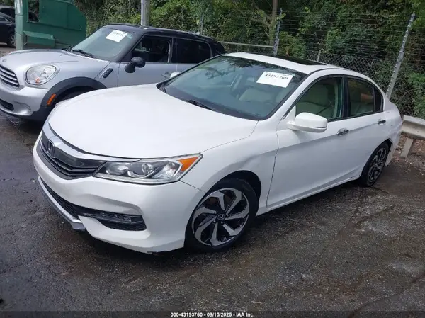 1HGCR2F81HA200498 2017 HONDA ACCORD - Image 2