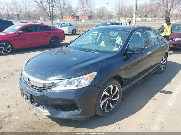 1HGCR2F81HA225501 2017 HONDA ACCORD - Image 2