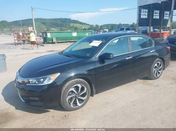 1HGCR2F81HA307566 2017 HONDA ACCORD - Image 2