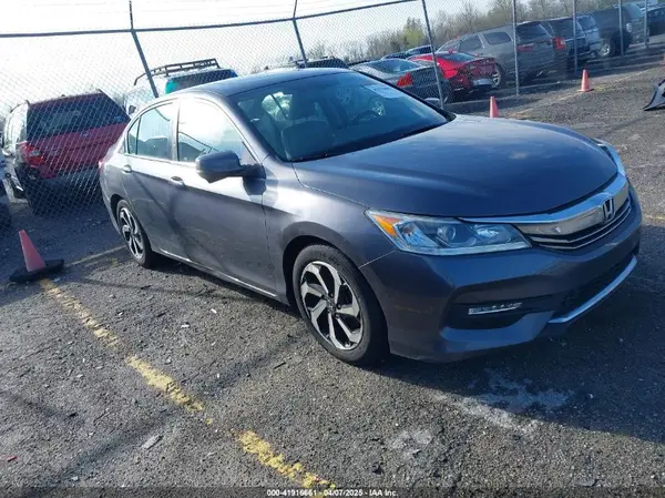 1HGCR2F82GA052165 2016 HONDA ACCORD - Image 1