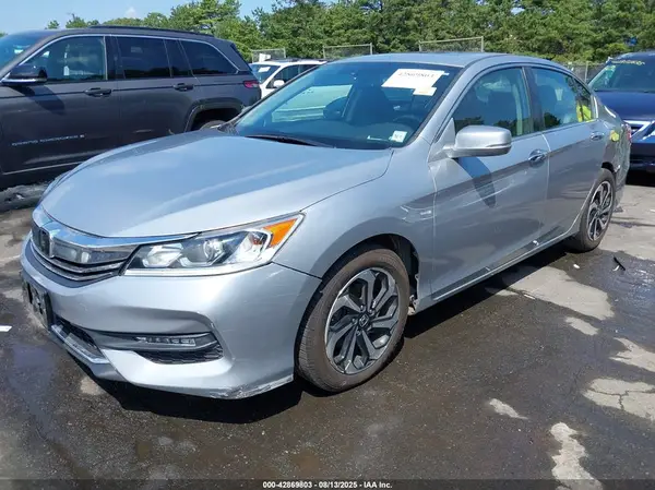 1HGCR2F82HA002559 2017 HONDA ACCORD - Image 2