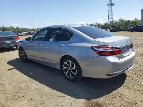 1HGCR2F82HA045296 2017 HONDA ACCORD - Image 2