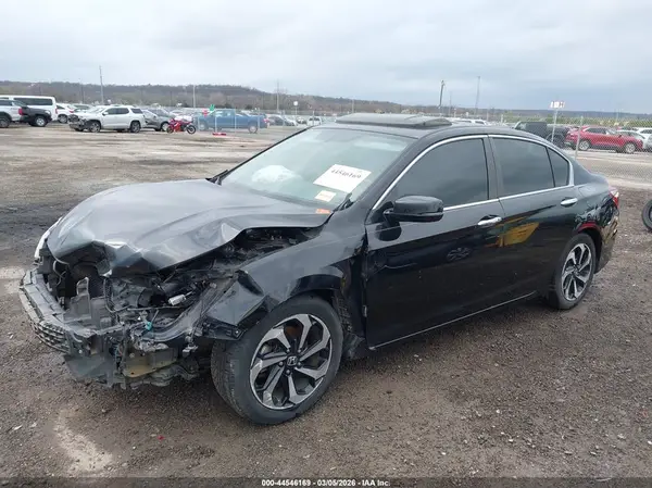 1HGCR2F82HA045816 2017 HONDA ACCORD - Image 2
