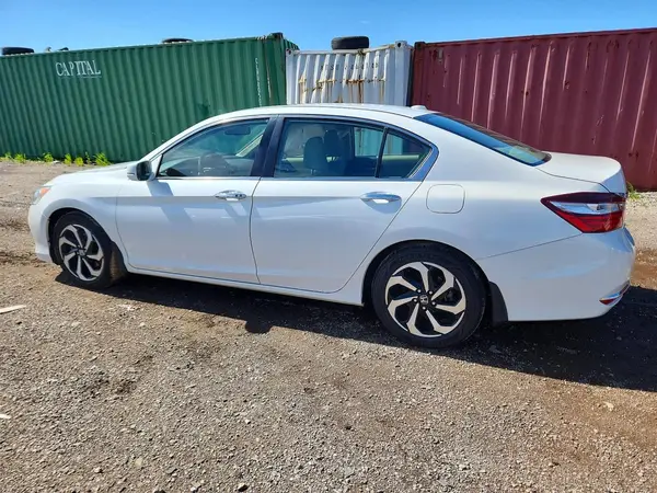 1HGCR2F82HA064222 2017 HONDA ACCORD - Image 2