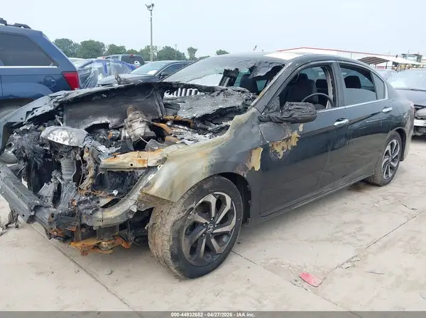 1HGCR2F82HA087614 2017 HONDA ACCORD - Image 2