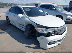 1HGCR2F82HA125309 2017 HONDA ACCORD