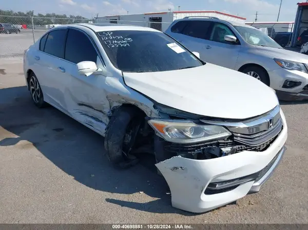 1HGCR2F82HA125309 2017 HONDA ACCORD - Image 1