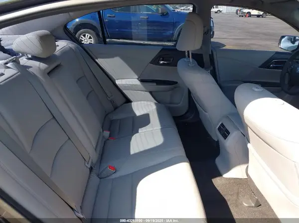 1HGCR2F82HA135077 2017 HONDA ACCORD - Image 8