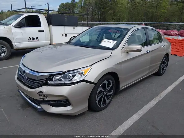 1HGCR2F82HA245708 2017 HONDA ACCORD - Image 2