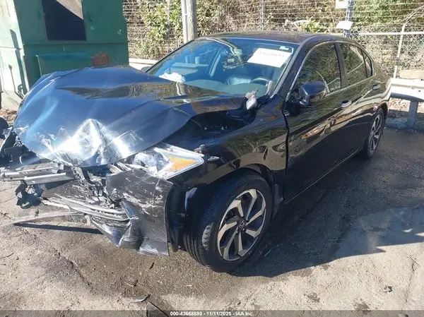 1HGCR2F82HA288803 2017 HONDA ACCORD - Image 2
