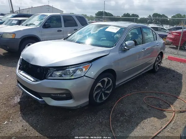 1HGCR2F83HA063516 2017 HONDA ACCORD - Image 2