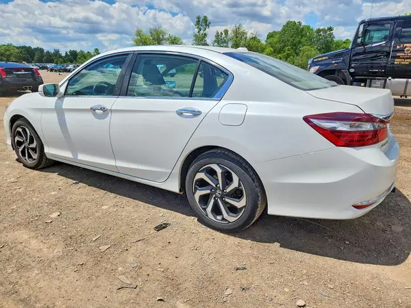 1HGCR2F83HA083328 2017 HONDA ACCORD - Image 2