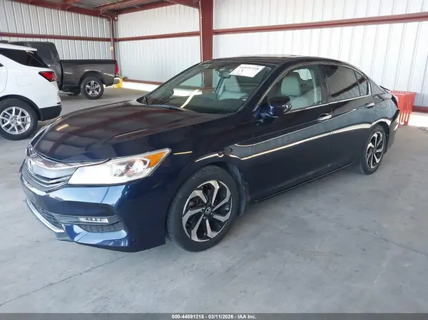 1HGCR2F83HA090067 2017 HONDA ACCORD - Image 2
