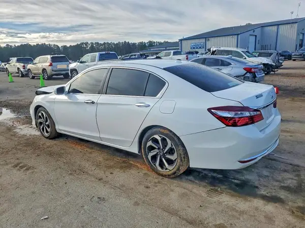 1HGCR2F83HA104193 2017 HONDA ACCORD - Image 2
