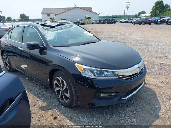 1HGCR2F83HA105117 2017 HONDA ACCORD - Image 1