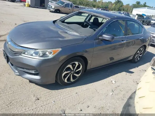 1HGCR2F83HA140224 2017 HONDA ACCORD - Image 2