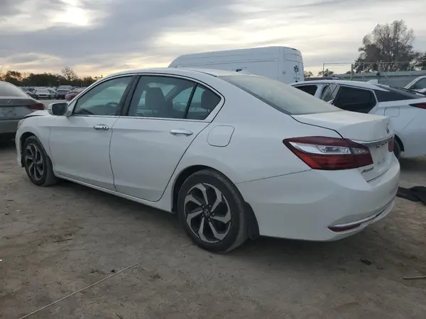 1HGCR2F83HA155094 2017 HONDA ACCORD - Image 2