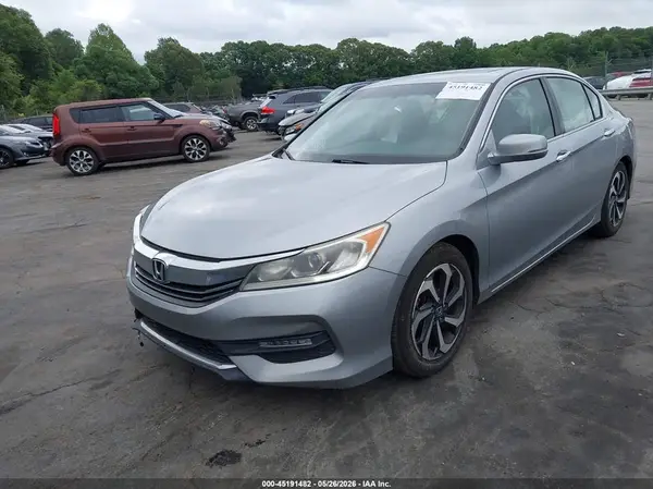 1HGCR2F83HA156147 2017 HONDA ACCORD - Image 2