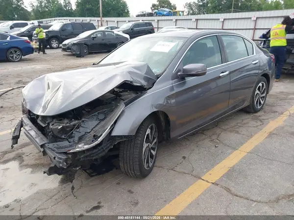 1HGCR2F83HA164054 2017 HONDA ACCORD - Image 2