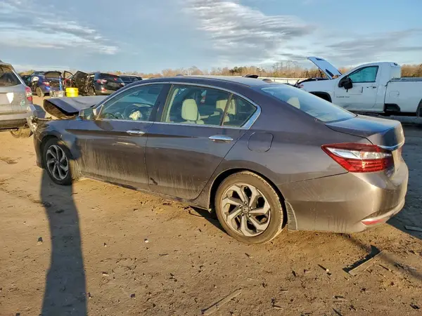 1HGCR2F83HA295338 2017 HONDA ACCORD - Image 2