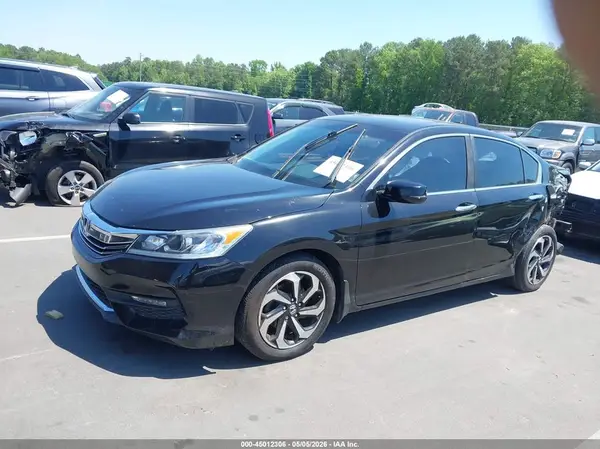 1HGCR2F84HA006712 2017 HONDA ACCORD - Image 2