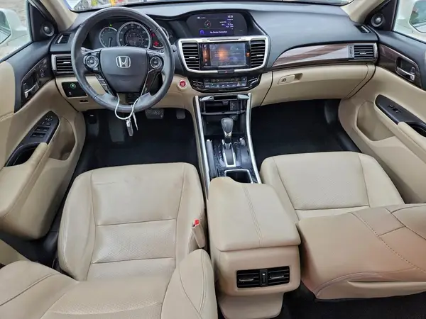 1HGCR2F84HA023865 2017 HONDA ACCORD - Image 8