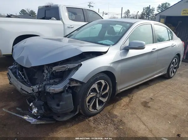 1HGCR2F84HA025616 2017 HONDA ACCORD - Image 2
