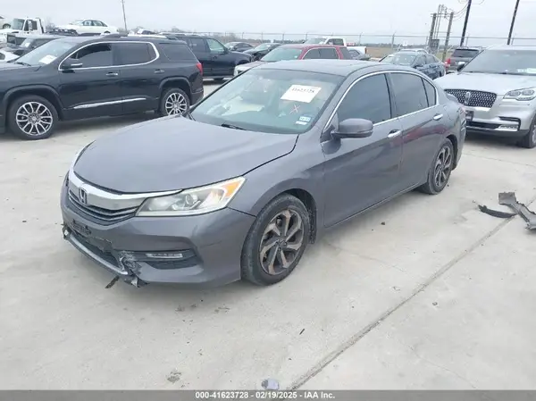 1HGCR2F84HA031819 2017 HONDA ACCORD - Image 2