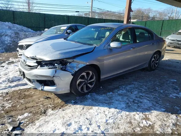 1HGCR2F84HA031836 2017 HONDA ACCORD - Image 2