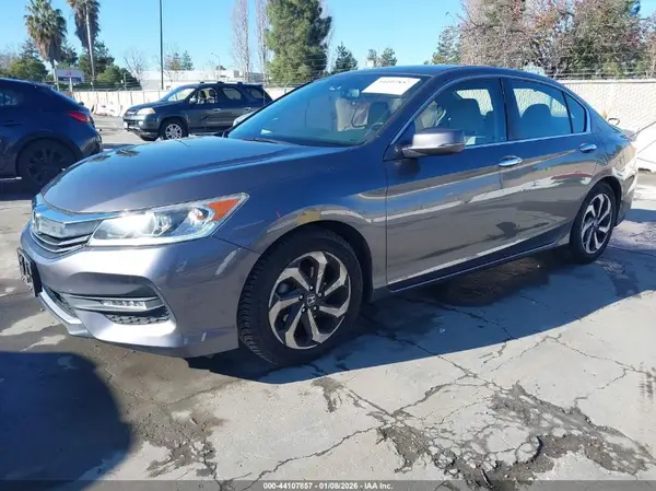 1HGCR2F84HA079255 2017 HONDA ACCORD - Image 2