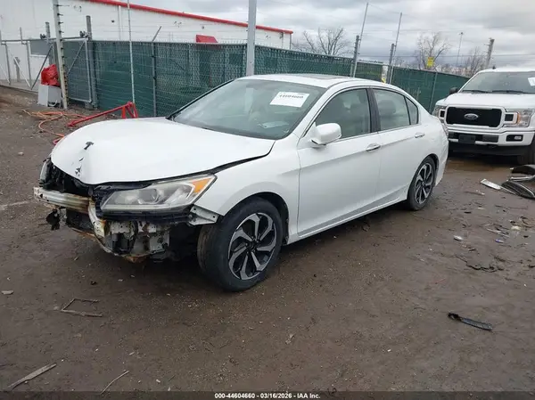 1HGCR2F84HA105398 2017 HONDA ACCORD - Image 2
