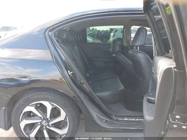 1HGCR2F84HA136974 2017 HONDA ACCORD - Image 8