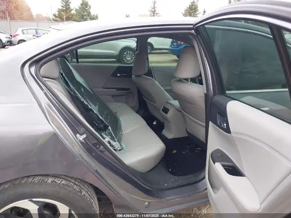 1HGCR2F84HA137607 2017 HONDA ACCORD - Image 8