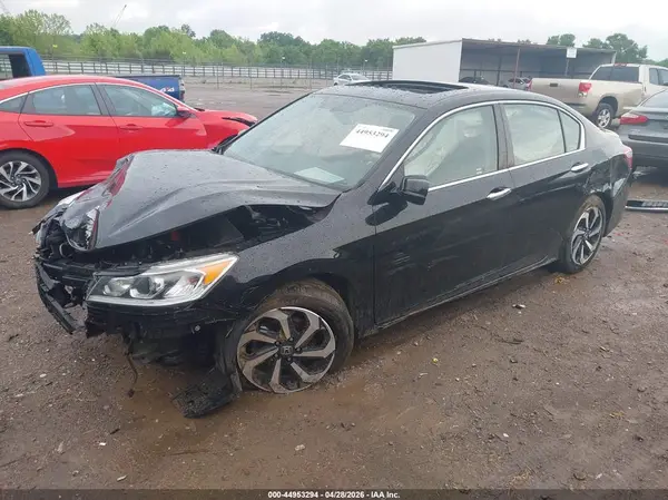 1HGCR2F84HA140555 2017 HONDA ACCORD - Image 2
