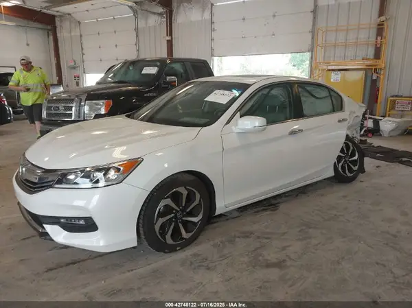 1HGCR2F84HA145576 2017 HONDA ACCORD - Image 2
