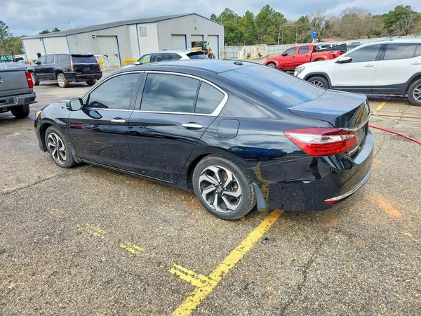 1HGCR2F84HA166878 2017 HONDA ACCORD - Image 2