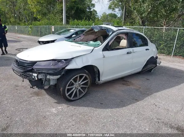 1HGCR2F84HA207946 2017 HONDA ACCORD - Image 2