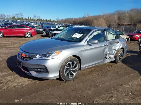 1HGCR2F84HA226786 2017 HONDA ACCORD - Image 2