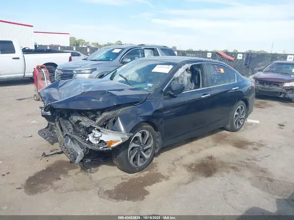 1HGCR2F85HA006735 2017 HONDA ACCORD - Image 2